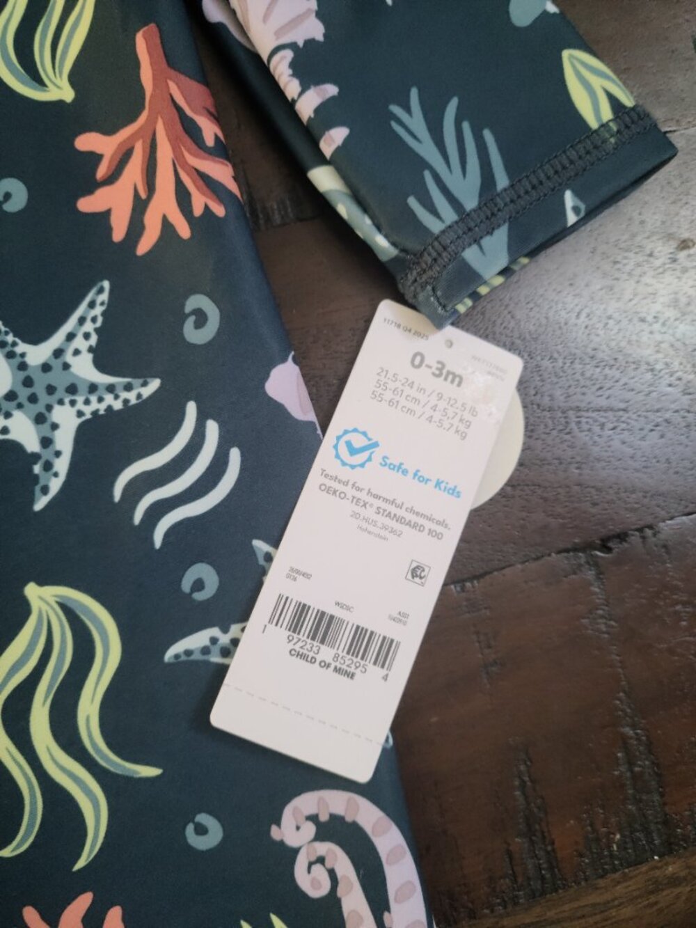 š©±š©³ Carters Rashguard One Piece Swimsuit - Picture 2 of 4